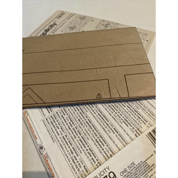 UNCUT Simplicity 7879 Pillow Sham & 7 Seasonal Button Panels Sewing Pattern - Picture 7 of 7